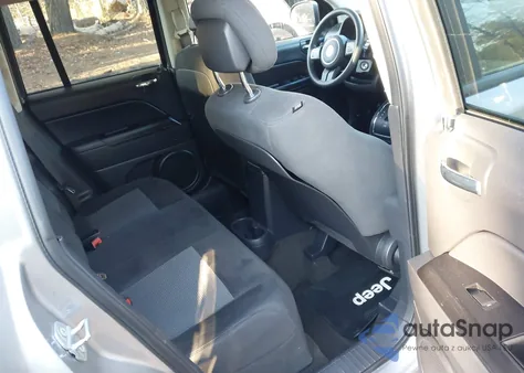 2016 Jeep Compass Sport z USA, uszkodzony, nr VIN 1C4NJCBB8GD506391